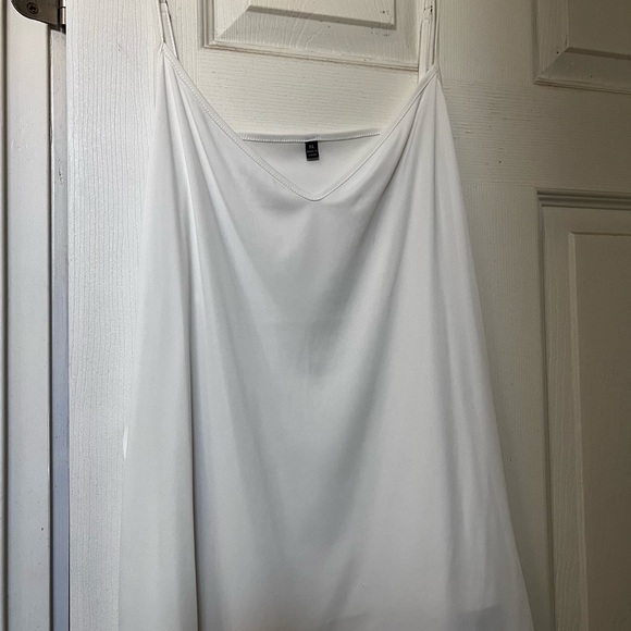 NYDJ shimmering white peasant top with camisole.  Never worn.  XL - Picture 4 of 4